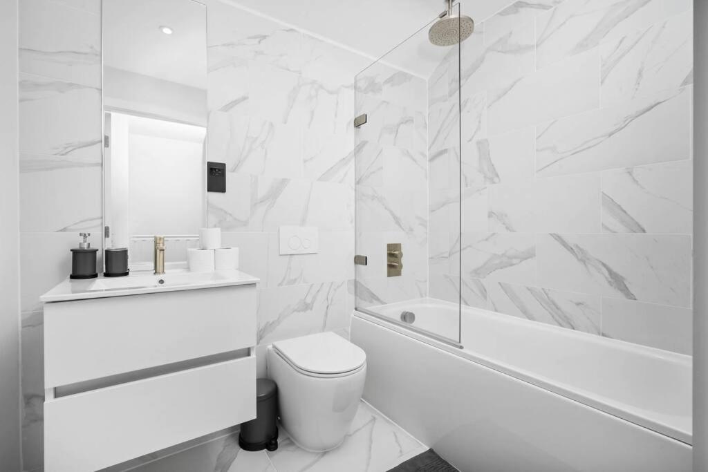 Stylish 2 Bedroom Apartment Close To Everything Birmingham Esterno foto