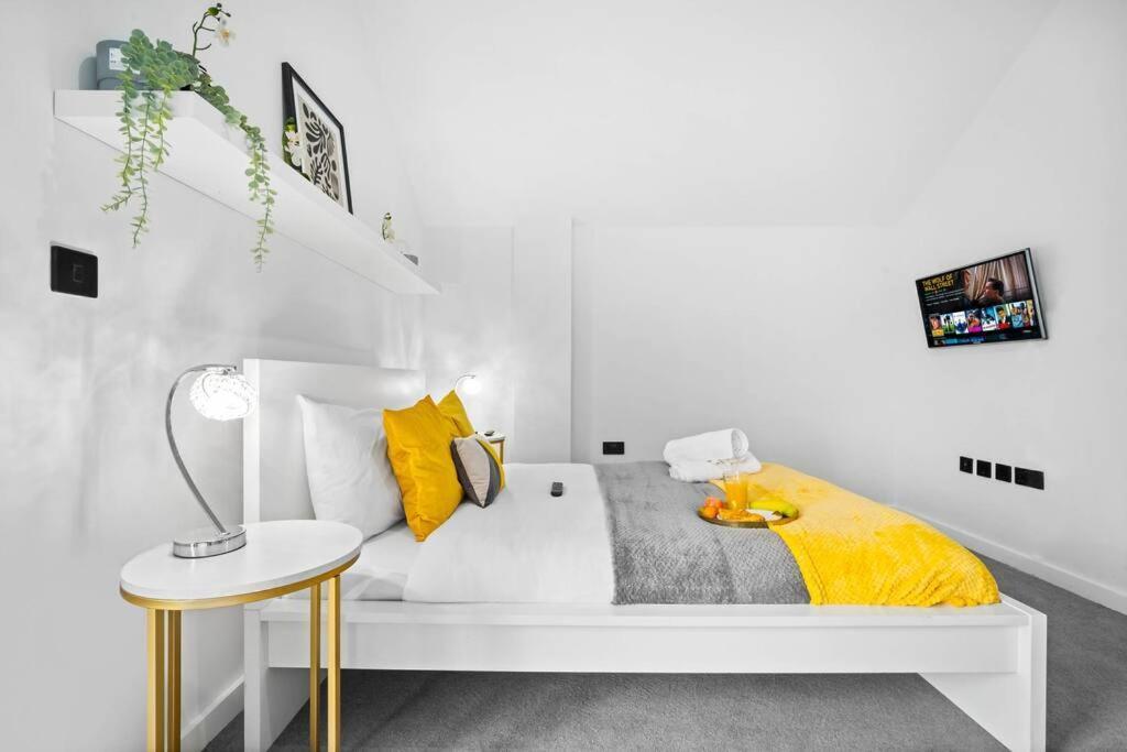 Stylish 2 Bedroom Apartment Close To Everything Birmingham Esterno foto