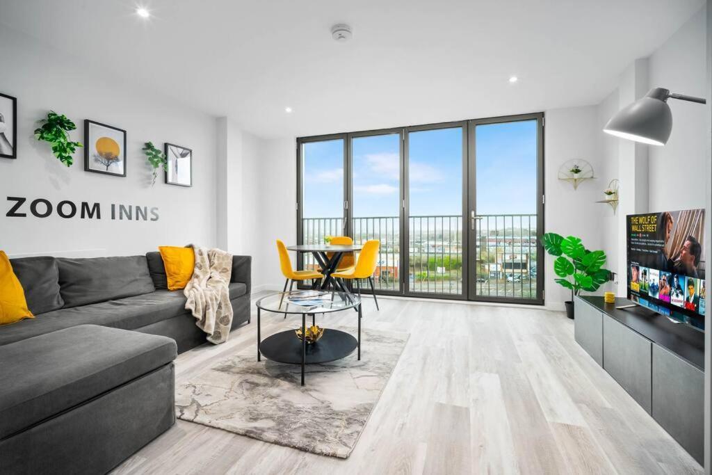 Stylish 2 Bedroom Apartment Close To Everything Birmingham Esterno foto
