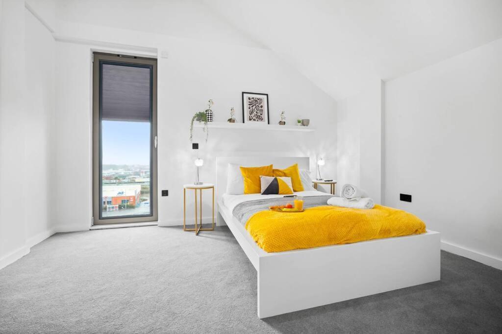 Stylish 2 Bedroom Apartment Close To Everything Birmingham Esterno foto