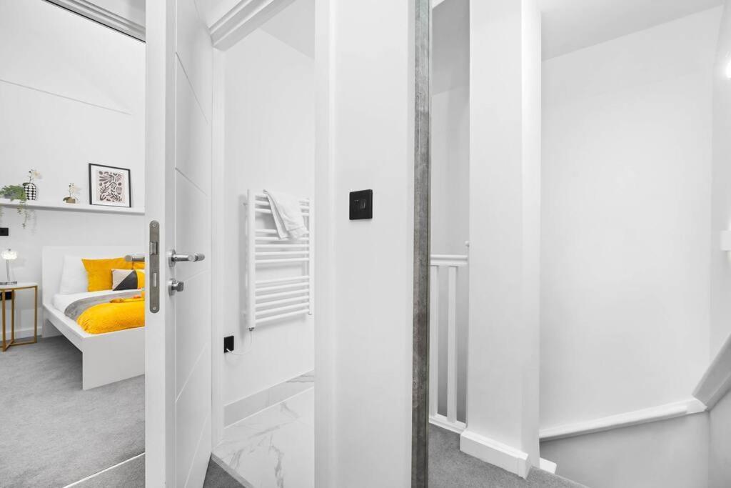 Stylish 2 Bedroom Apartment Close To Everything Birmingham Esterno foto