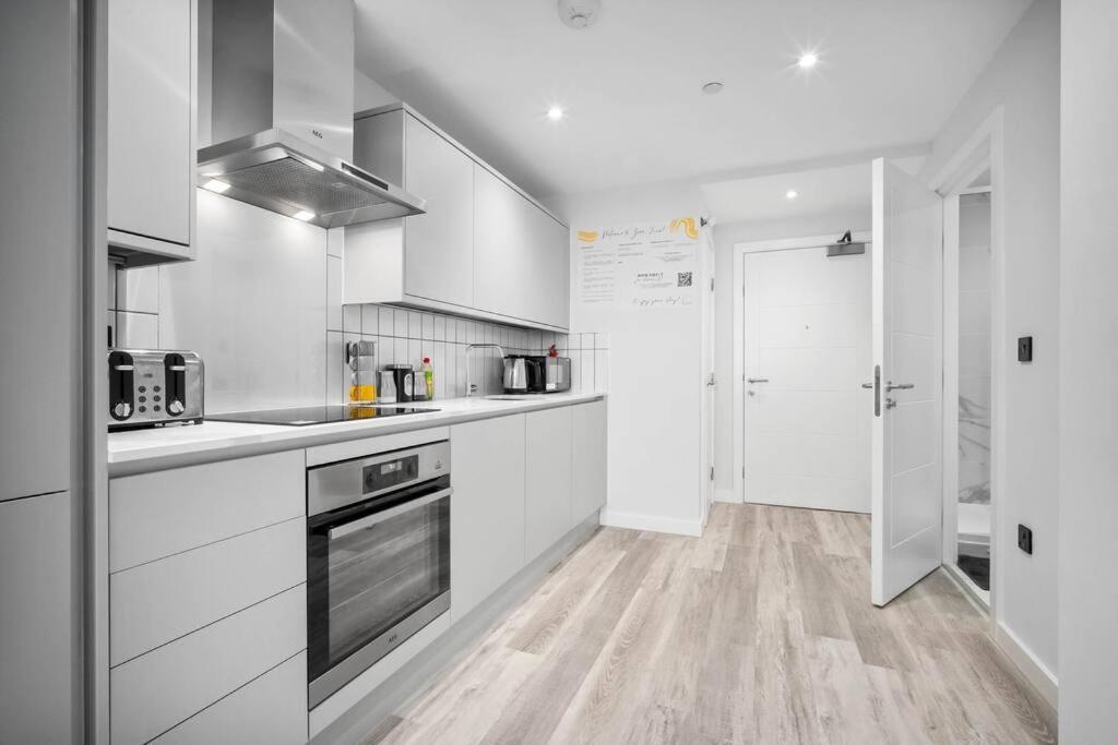 Stylish 2 Bedroom Apartment Close To Everything Birmingham Esterno foto